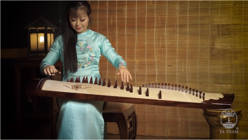 Đàn Tranh Tạ Thâm T19M1X | Rặng tre trước gió - Trần Chính | Biểu diễn: Phan Lan Hương